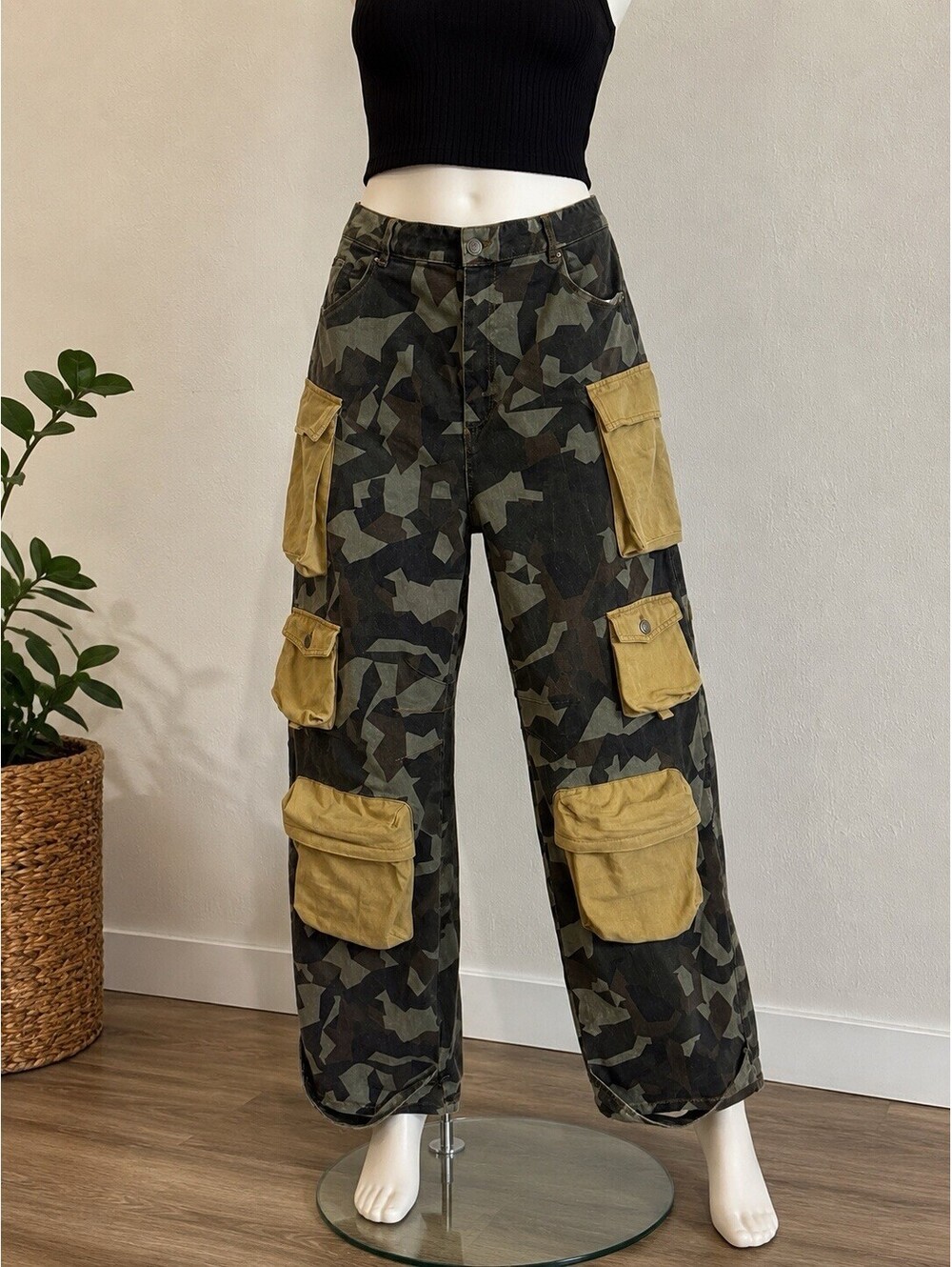Fashion Nova Green Camo Wide-Leg Cargo Pants with Tan Pockets